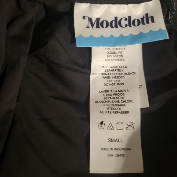 ModCloth Floral Cut Out One Piece Swimsuit - Picture 5 of 6